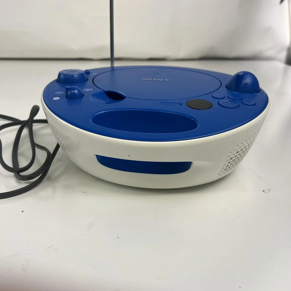 Sony ZS-E5 Blue Portable CD Player Stereo Boombox AM/FM Radio Audio In AC DC